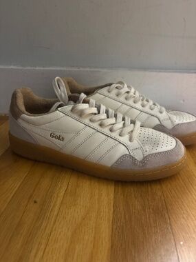 Gola Women's Retro Sneakers Size 7 Cream White Suede Gum Sole